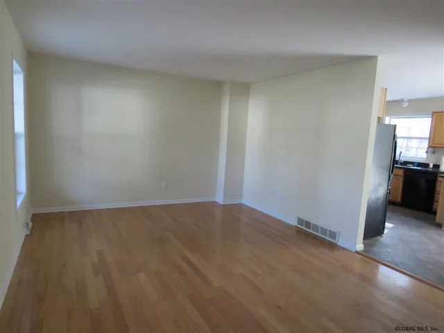 $2,850 | 656 Stark Terrace, Milton, NY 12020