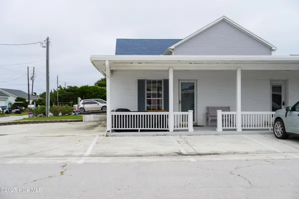 $1,600 | 201 Henderson Boulevard, Unit 1, Atlantic Beach, NC 28512