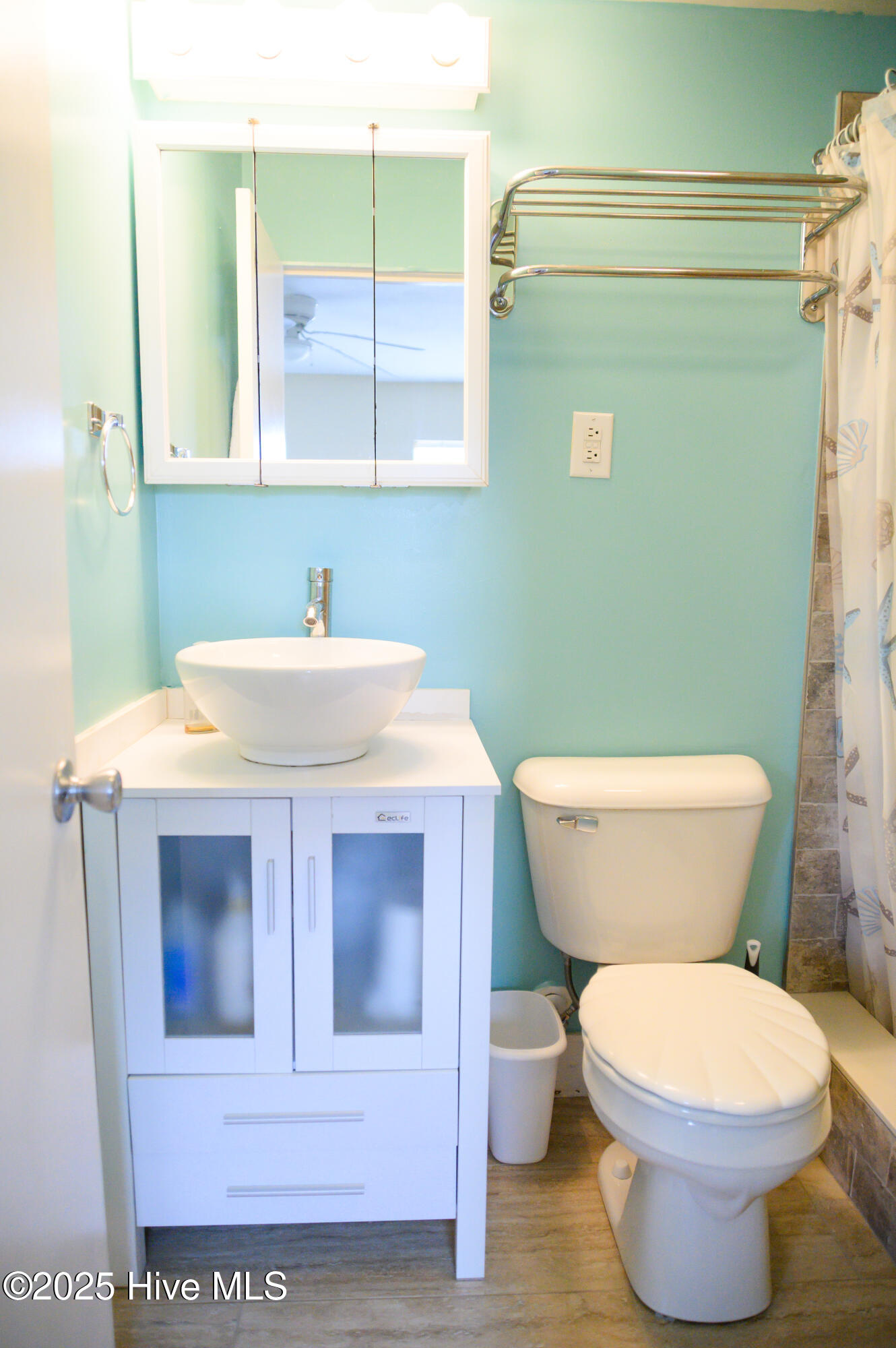 201 Henderson Boulevard, Unit 1 Atlantic Beach, NC 28512 - Photo 4 of 14 Full Bathroom with Natural Stone Tile Walk-In Shower