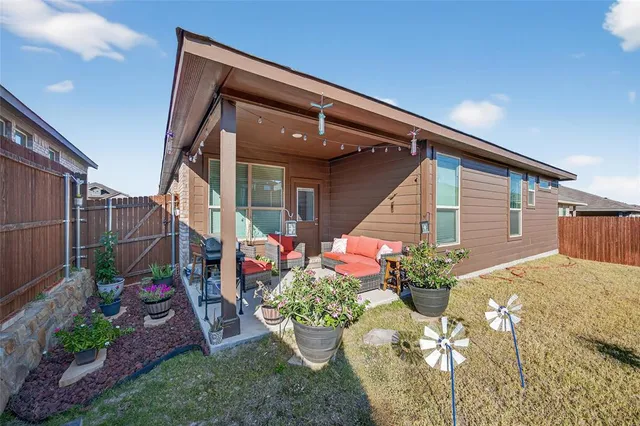 $2,600 | 9713 Fallston Drive, Fort Worth, TX 76108