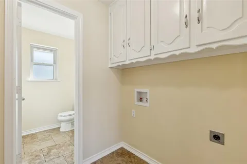 $315,000 | 133 Crestwood Boulevard, DeSoto, TX 75115