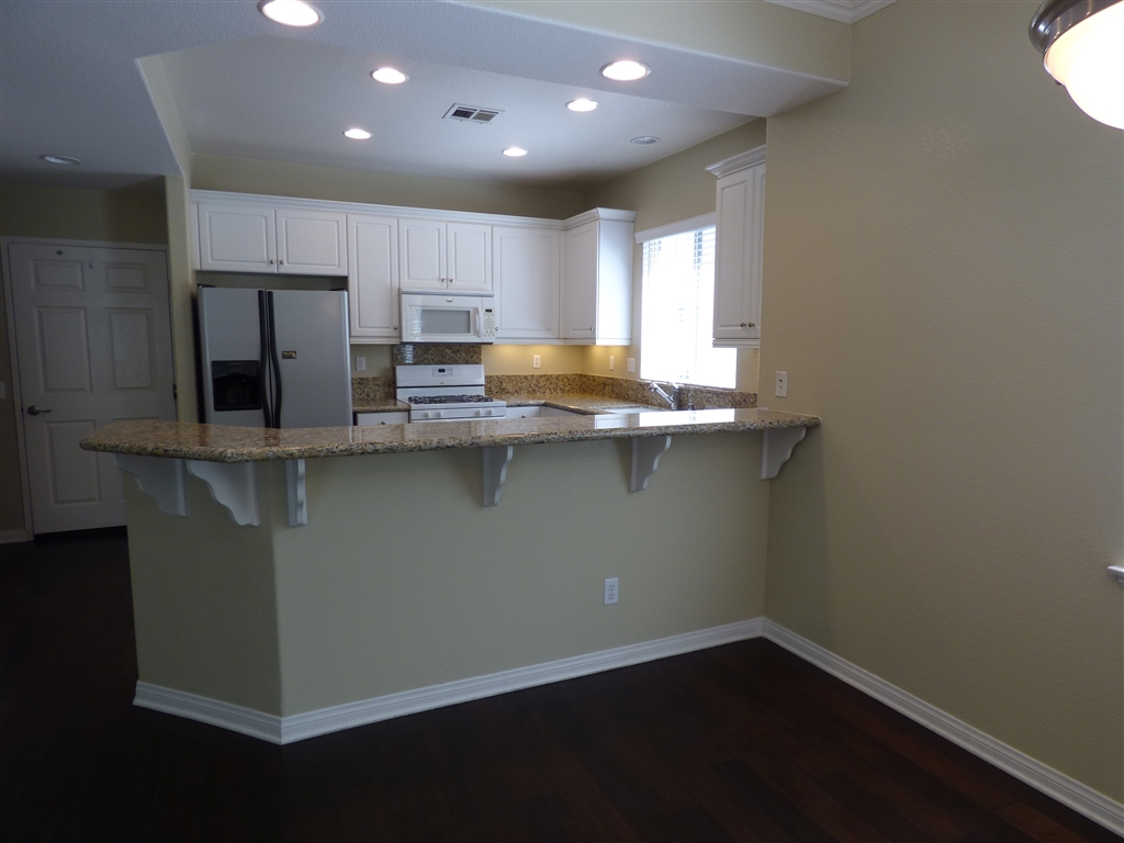 5511 Old Ranch Road, Unit 17 Oceanside, CA 92057 - Photo 7 of 25 Breakfast bar
