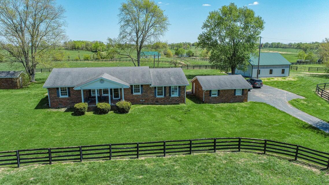 1572 Peacock Road Paris, KY 40361 - Photo 1 of 17 1572 Peacock house rental