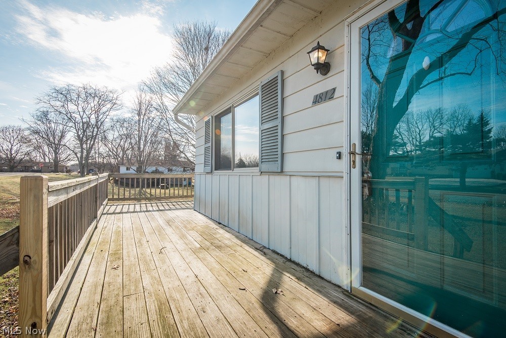 4812 Jupiter Road Akron, OH 44319 - Photo 5 of 24 Front Entrance