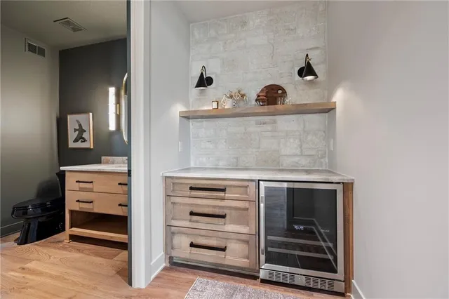 $1,125,365 | 17524 Carter Street, Overland Park, KS 66013