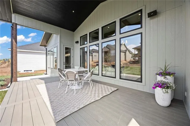 $1,125,365 | 17524 Carter Street, Overland Park, KS 66013