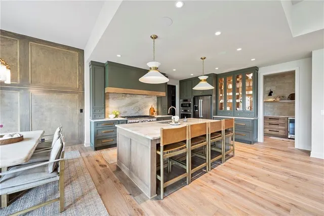 $1,125,365 | 17524 Carter Street, Overland Park, KS 66013