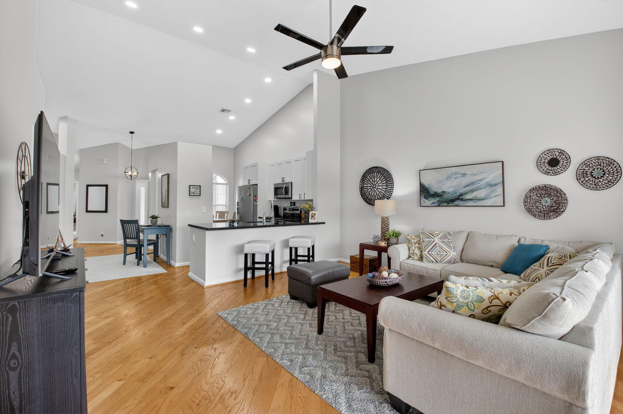 8470 Vía Serena Boca Raton, FL 33433 - Photo 16 of 66 14-web-or-mls-DSC_8247