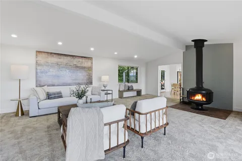 $2,775,000 | 639 West Lake Sammamish Parkway Northeast, Bellevue, WA 98008