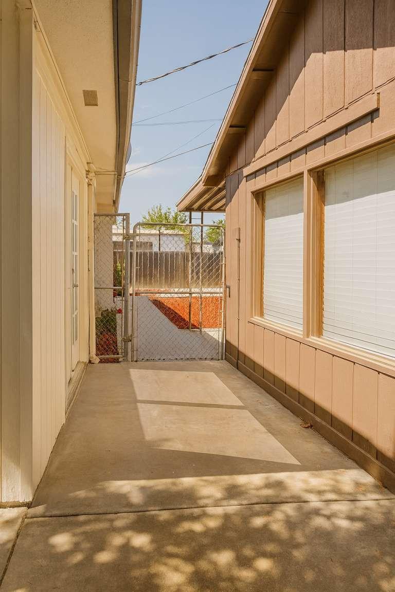 5675 East Ashlan Avenue Fresno, CA 93727 - Photo 18 of 22