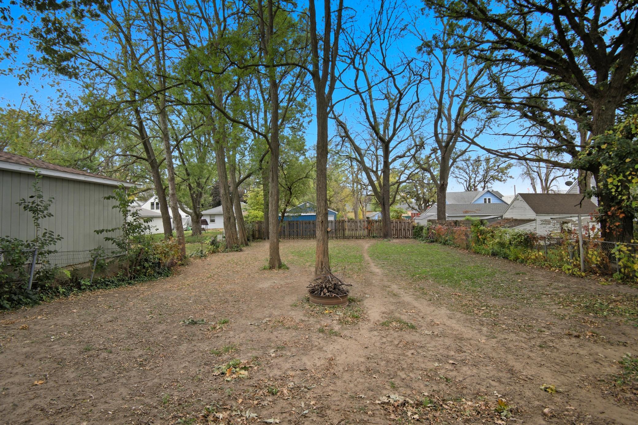 904 14th Avenue Northeast Austin, MN 55912 - Photo 20 of 25