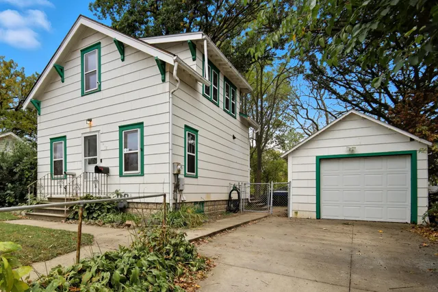 $140,000 | 904 14th Avenue Northeast, Austin, MN 55912