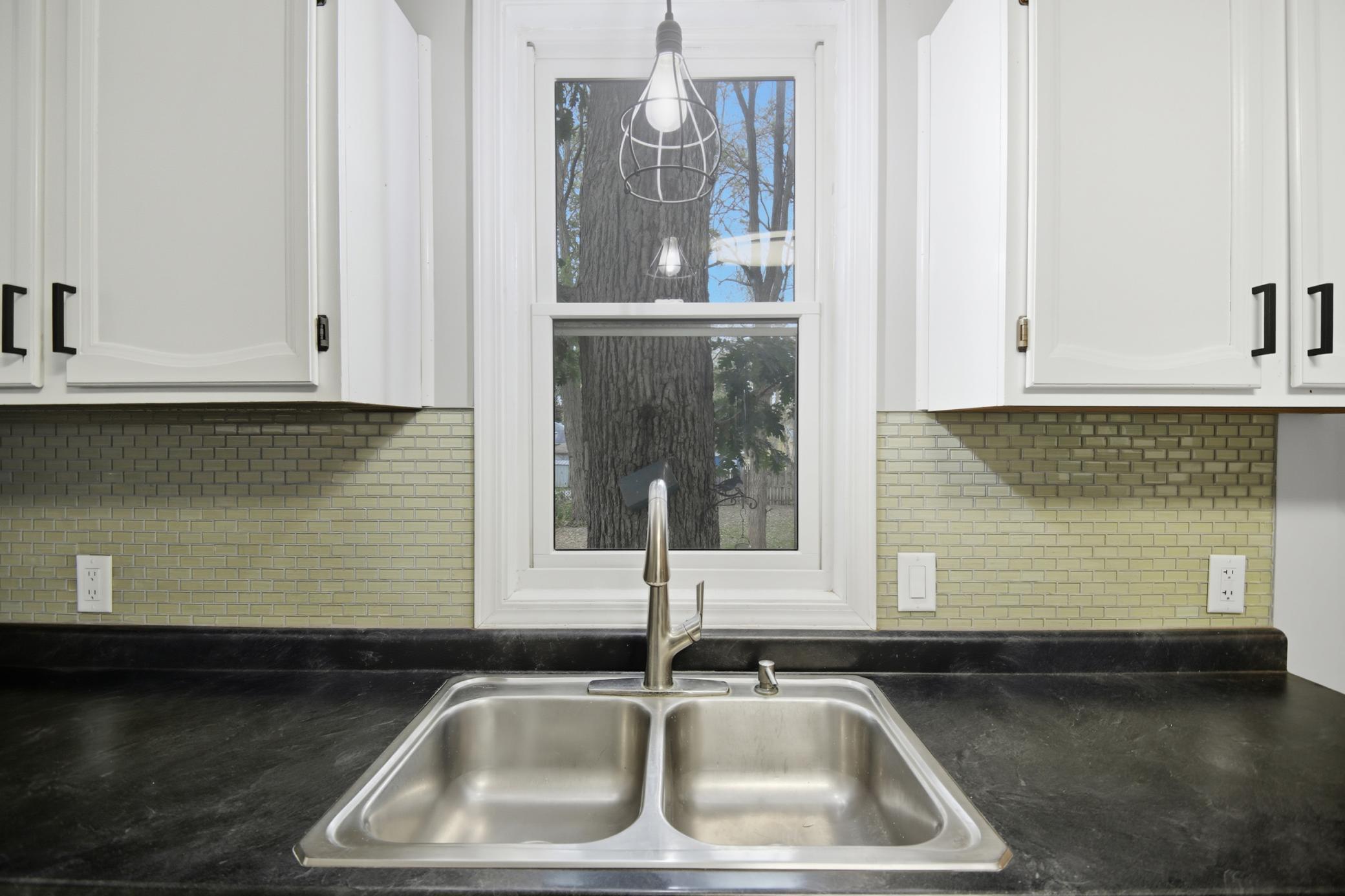 904 14th Avenue Northeast Austin, MN 55912 - Photo 9 of 25