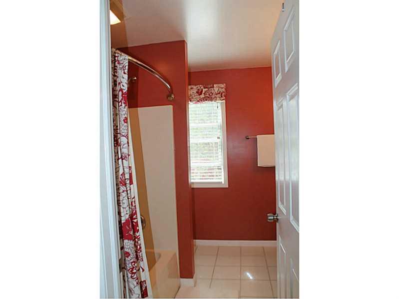 540 Roosevelt Road Pittsburgh, PA 15237 - Photo 14 of 25 Full Bath.