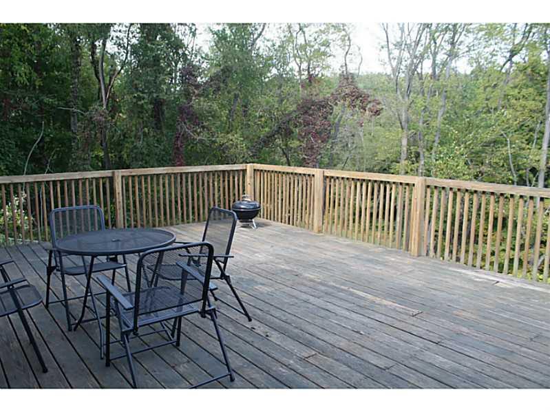 540 Roosevelt Road Pittsburgh, PA 15237 - Photo 18 of 25 Patio/Deck.