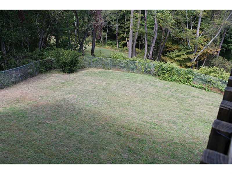 540 Roosevelt Road Pittsburgh, PA 15237 - Photo 19 of 25 Yard/Garden.