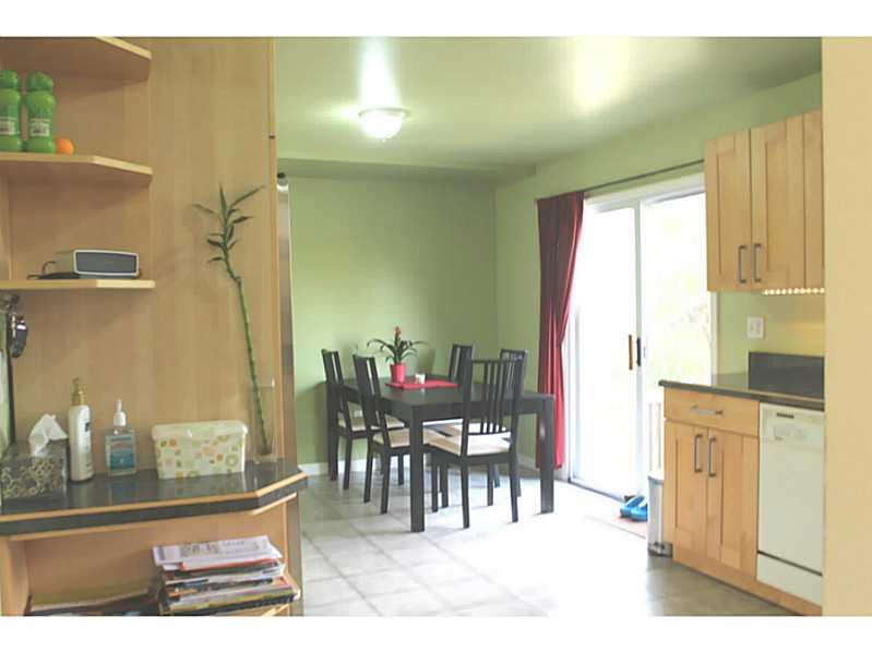 540 Roosevelt Road Pittsburgh, PA 15237 - Photo 4 of 25 Kitchen.