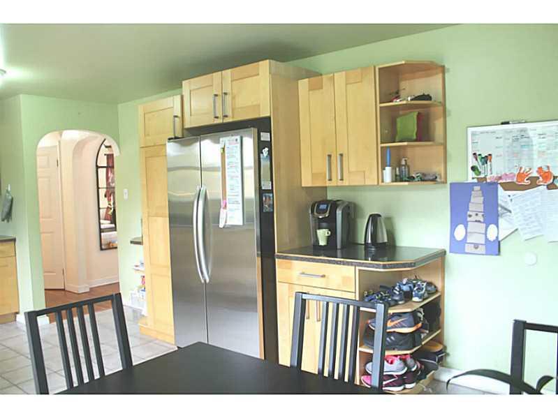 540 Roosevelt Road Pittsburgh, PA 15237 - Photo 6 of 25 Kitchen.