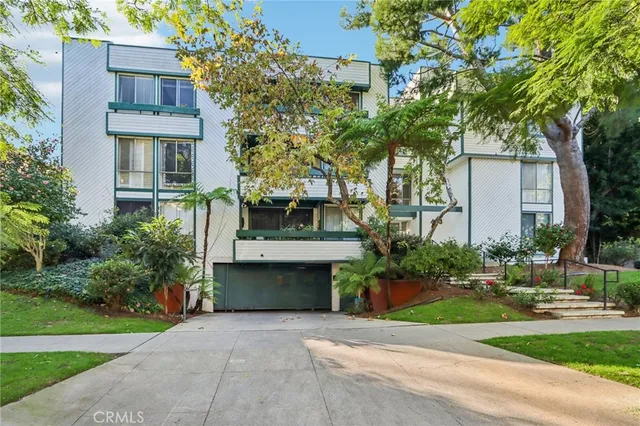 $5,000 | 403 North Oakhurst Drive, Beverly Hills, CA 90210