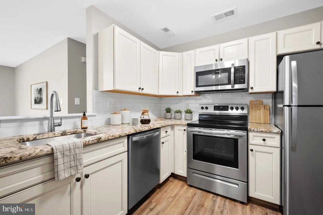 603 Quail Road Marlton, NJ 08053 - Photo 7 of 21 Kitchen virtually staged