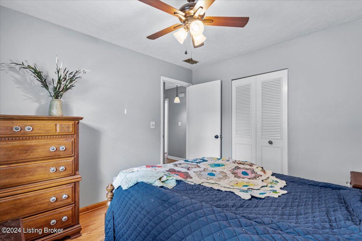 6810 Barfield Road Louisville, KY 40258 - Photo 19 of 30 19-696A1322