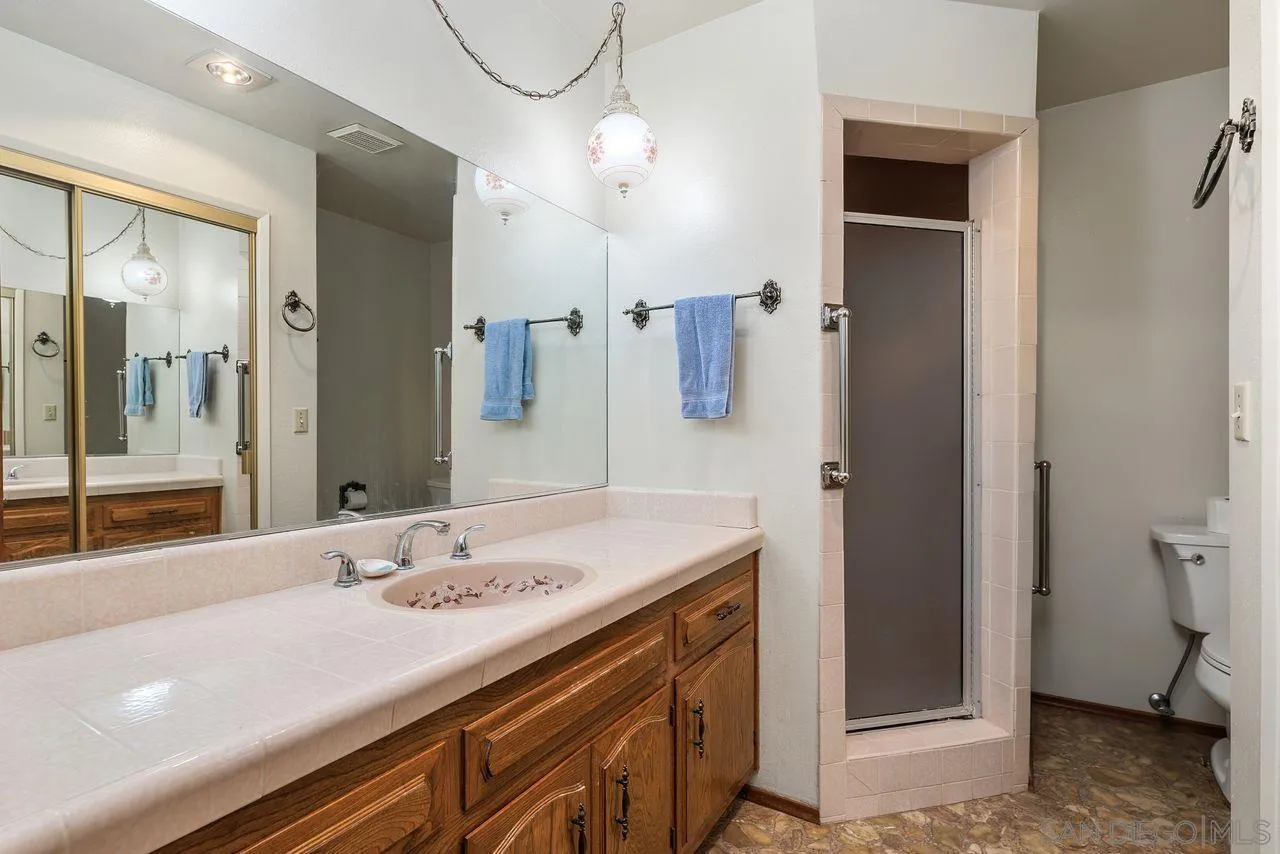 31600 Oak Glen Road Valley Center, CA 92082 - Photo 18 of 24