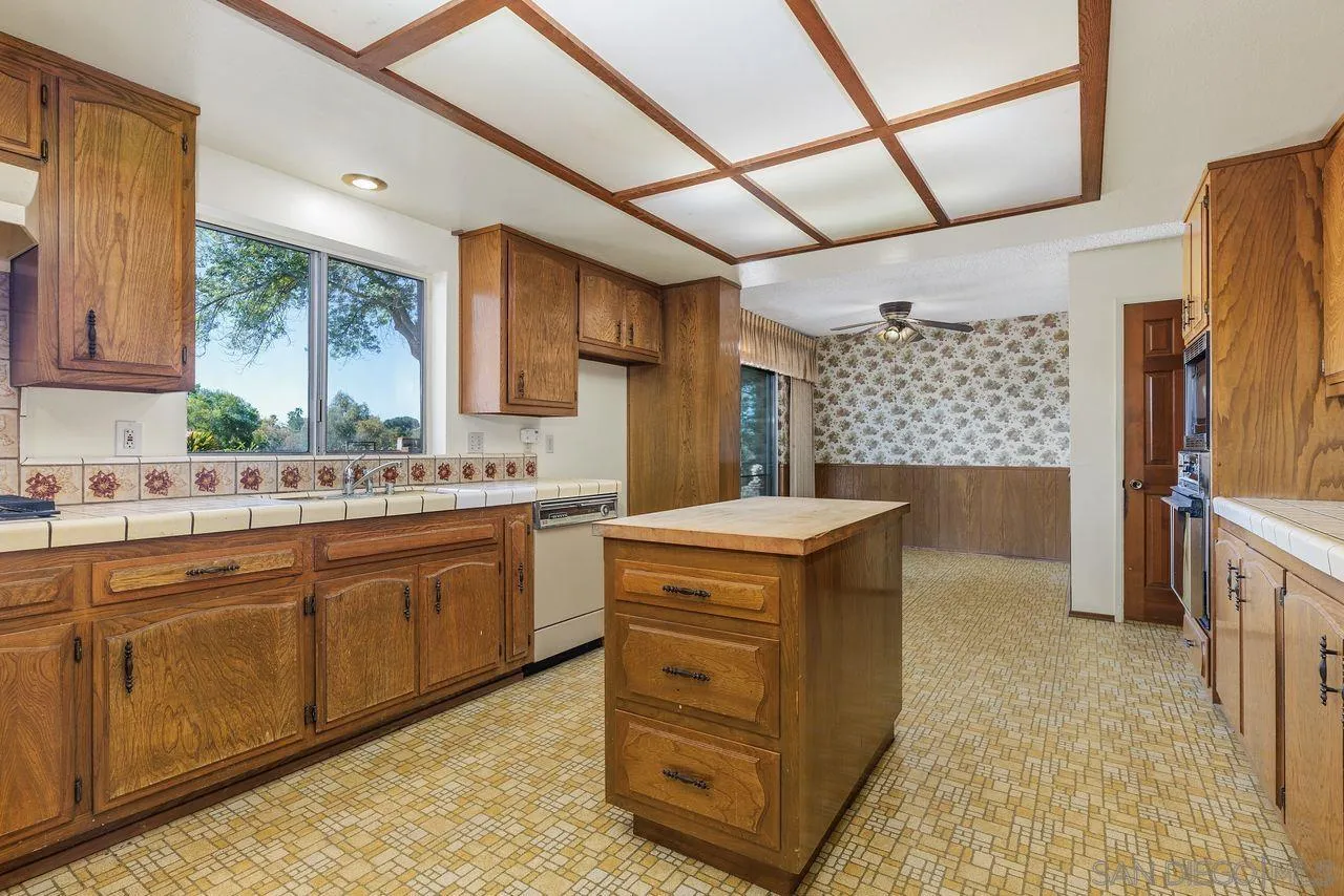 31600 Oak Glen Road Valley Center, CA 92082 - Photo 5 of 24