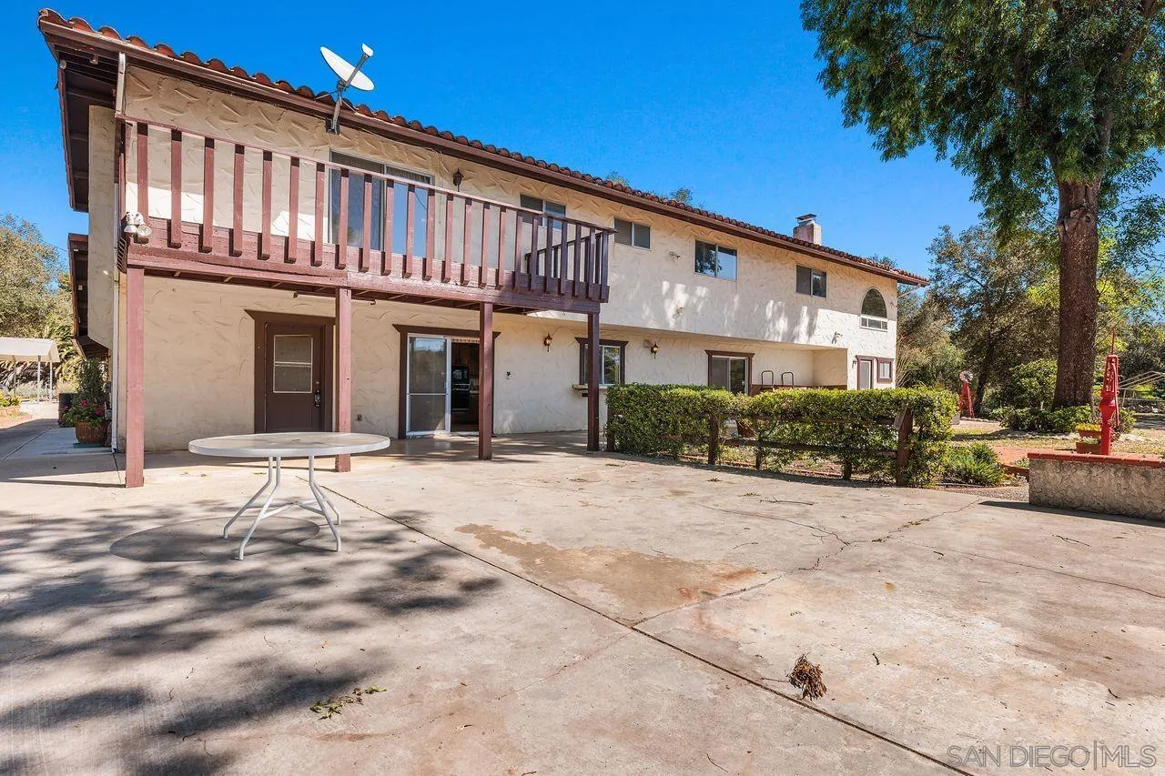 31600 Oak Glen Road Valley Center, CA 92082 - Photo 10 of 24