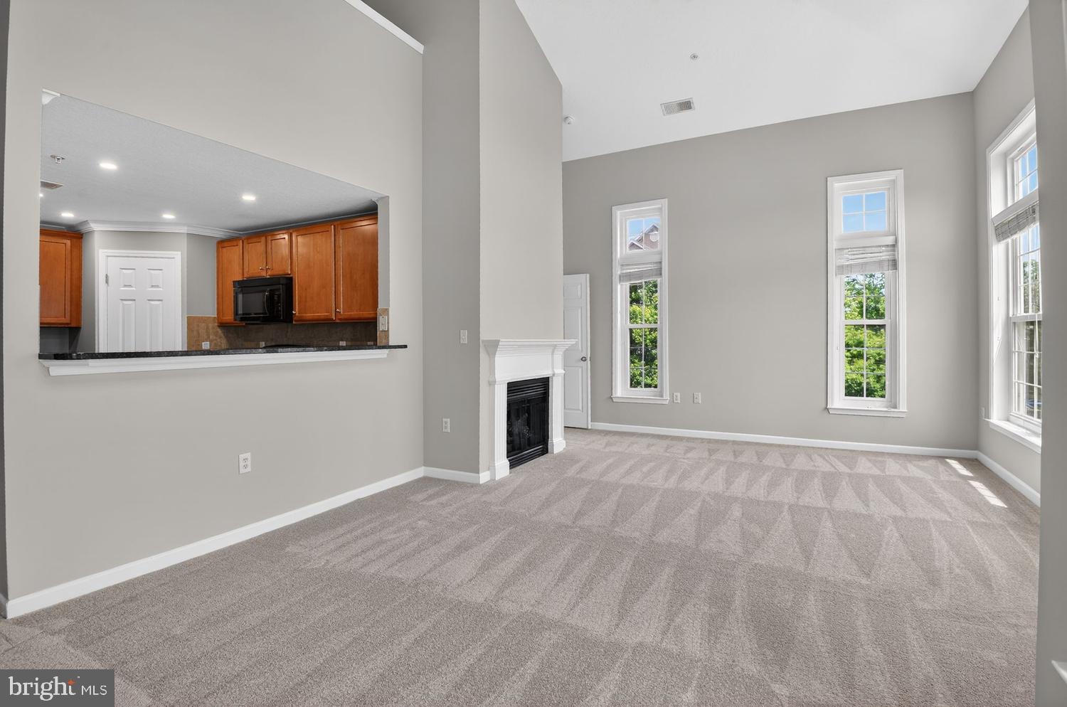 504 Sunset View Terrace Southeast, Unit 301 Leesburg, VA 20175 - Photo 9 of 57