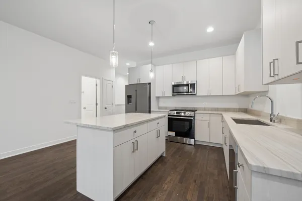 $5,100 | 1952 West Ohio Street, Unit 1E, Chicago, IL 60622
