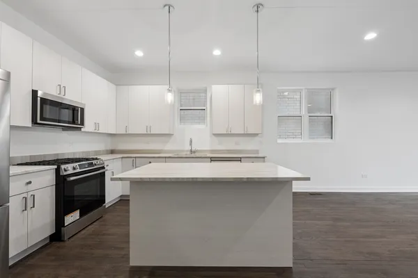 $5,100 | 1952 West Ohio Street, Unit 1E, Chicago, IL 60622