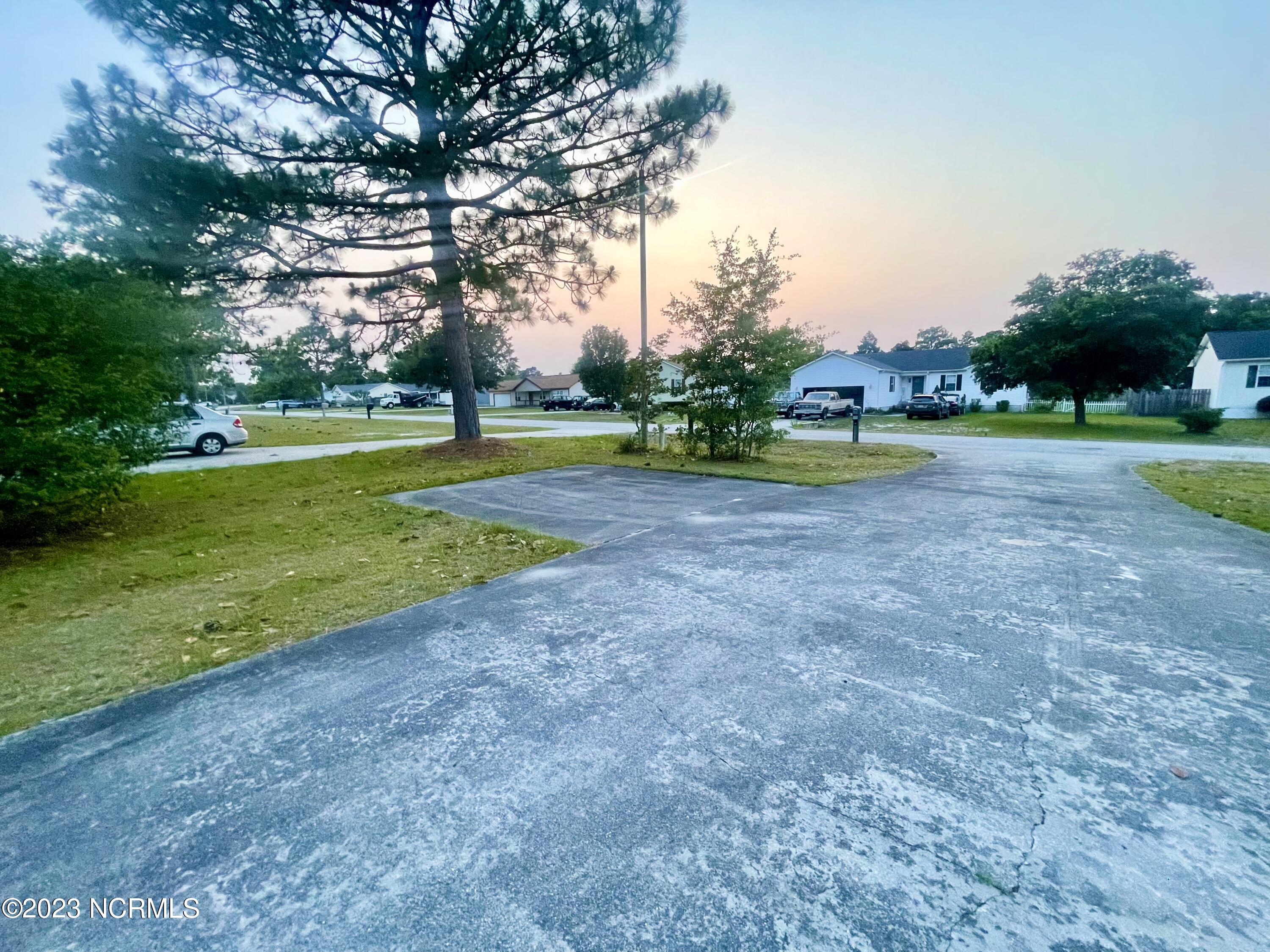 116 East Ivybridge Drive Hubert, NC 28539 - Photo 4 of 10 CB232B35-D68C-42CA-B977-FC2AC4F08E70