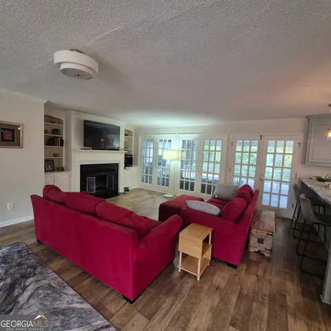 $2,050 | 930 Hill Place, Macon, GA 31210