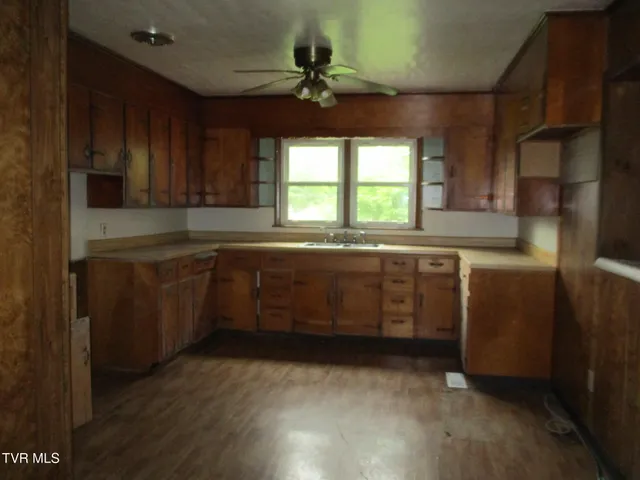 $184,900 | 19374 Benhams Road, Bristol, VA 24202