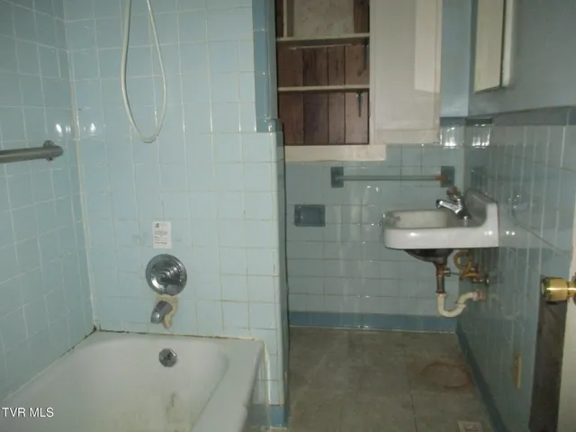 $184,900 | 19374 Benhams Road, Bristol, VA 24202