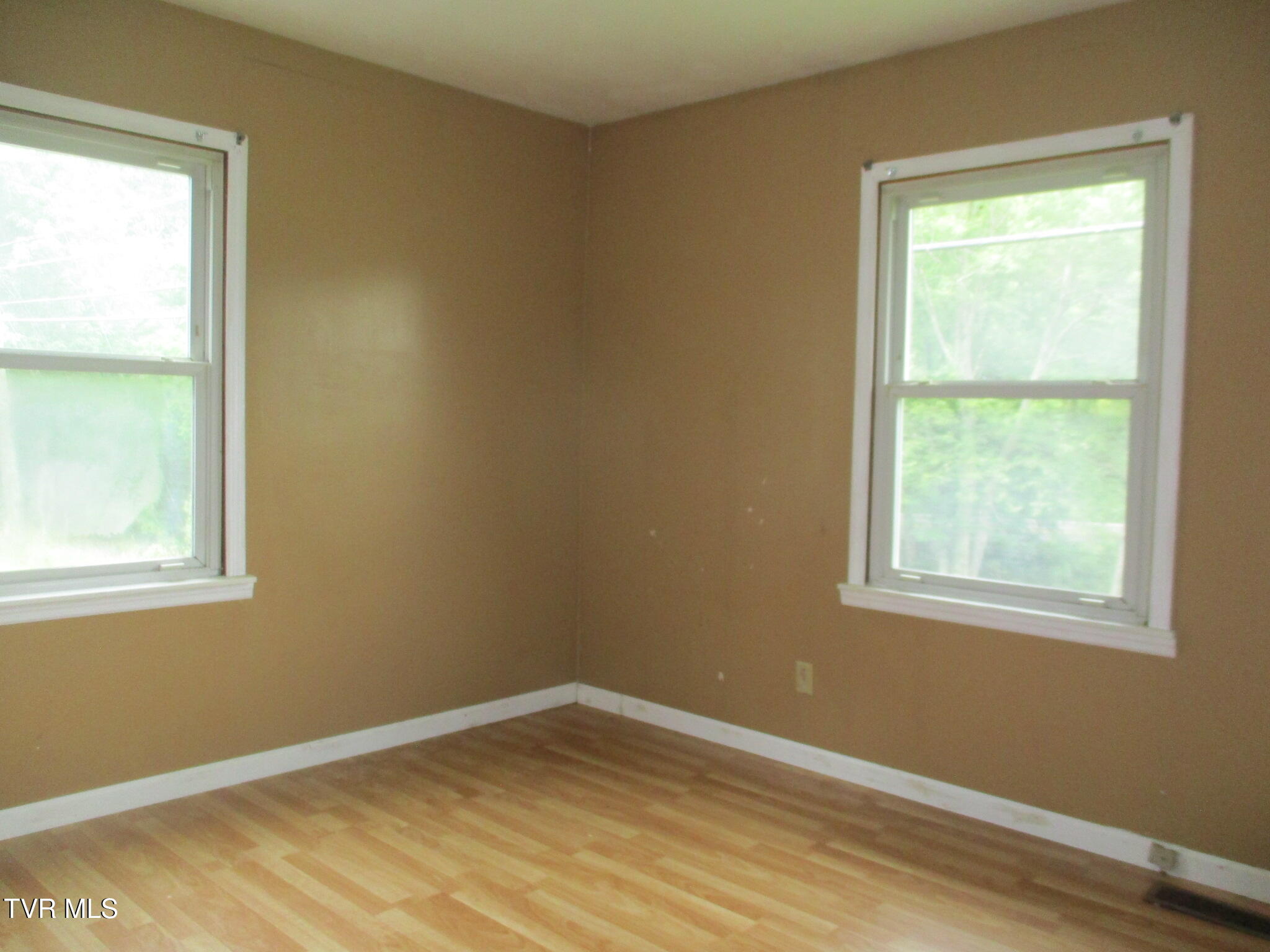 19374 Benhams Road Bristol, VA 24202 - Photo 16 of 23 IMG_9907