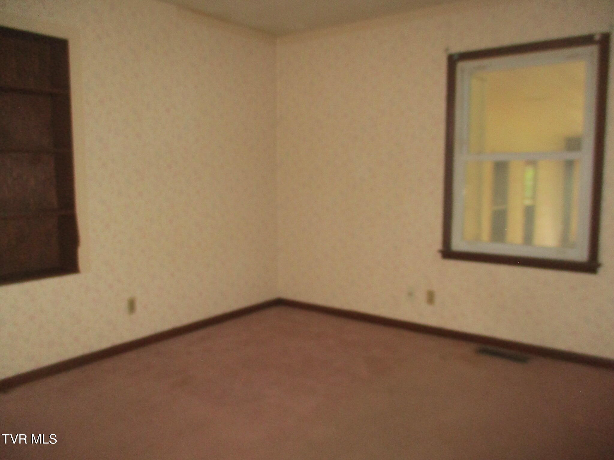 19374 Benhams Road Bristol, VA 24202 - Photo 17 of 23 IMG_9908