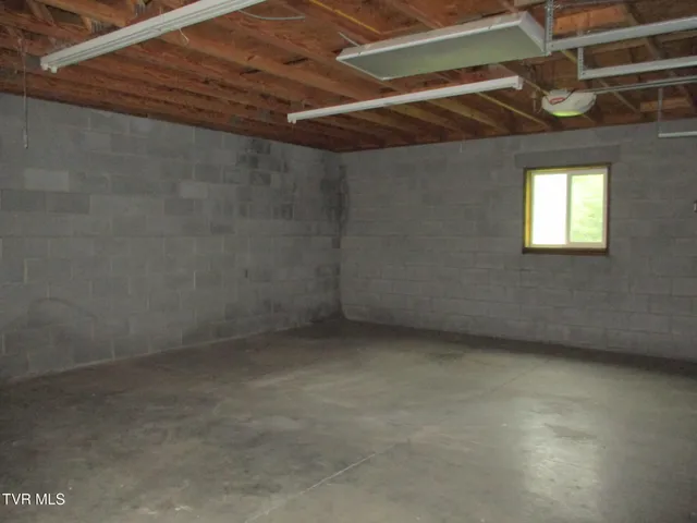 $184,900 | 19374 Benhams Road, Bristol, VA 24202