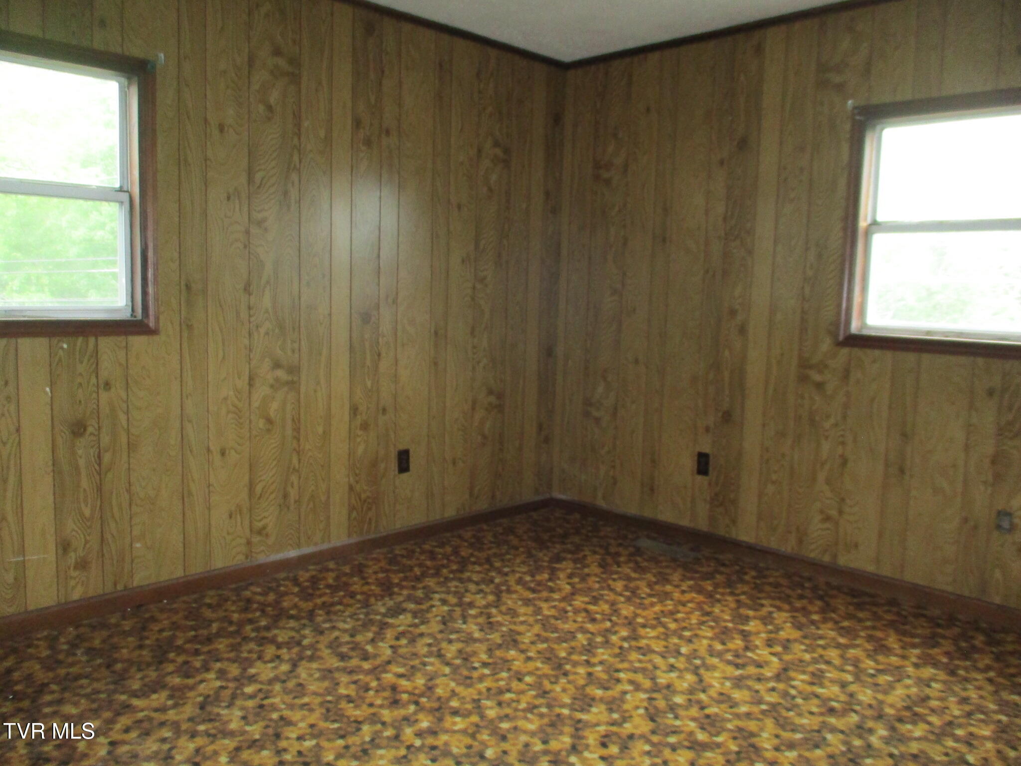 19374 Benhams Road Bristol, VA 24202 - Photo 20 of 23 IMG_9913