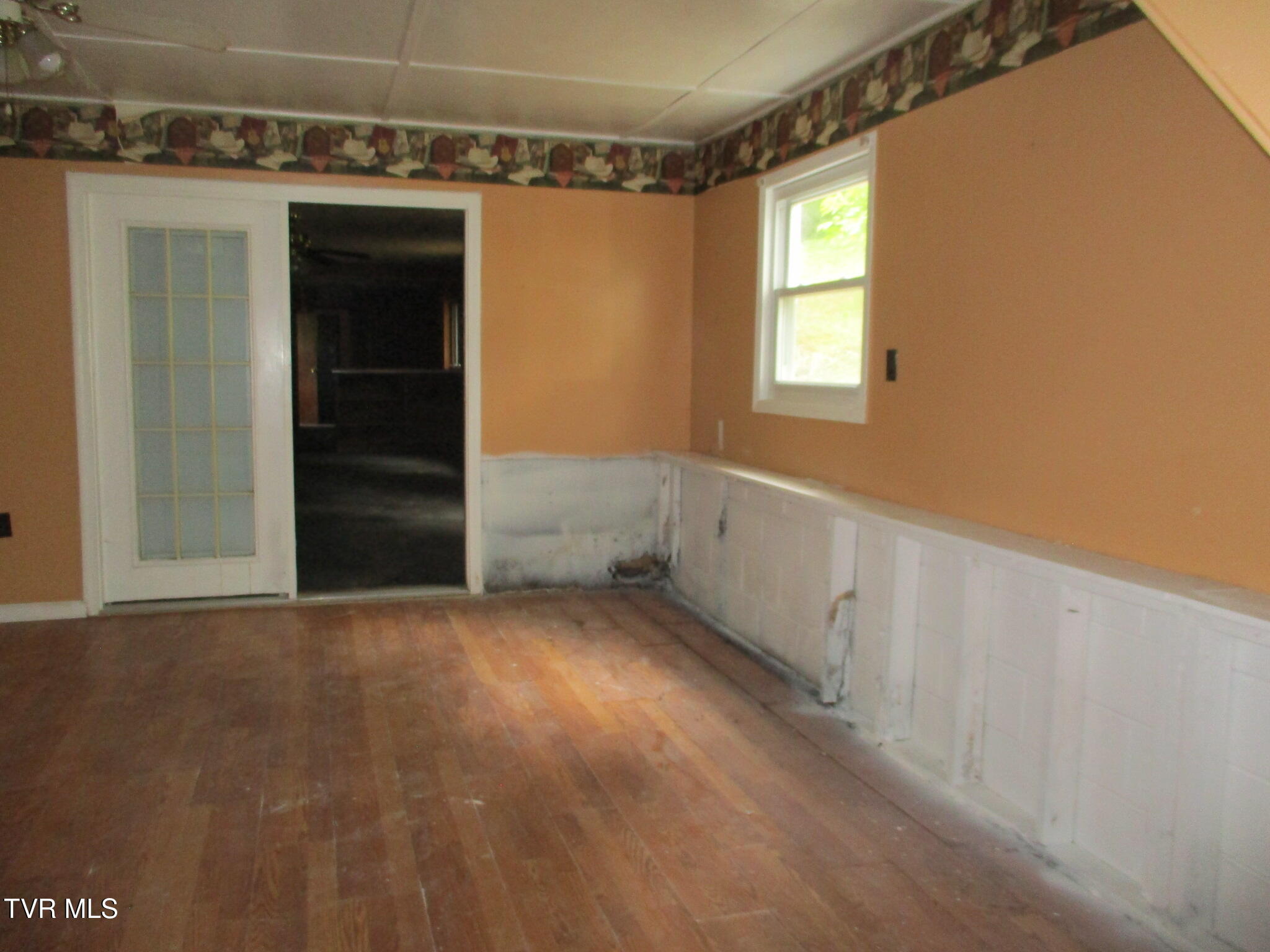 19374 Benhams Road Bristol, VA 24202 - Photo 7 of 23 IMG_9912