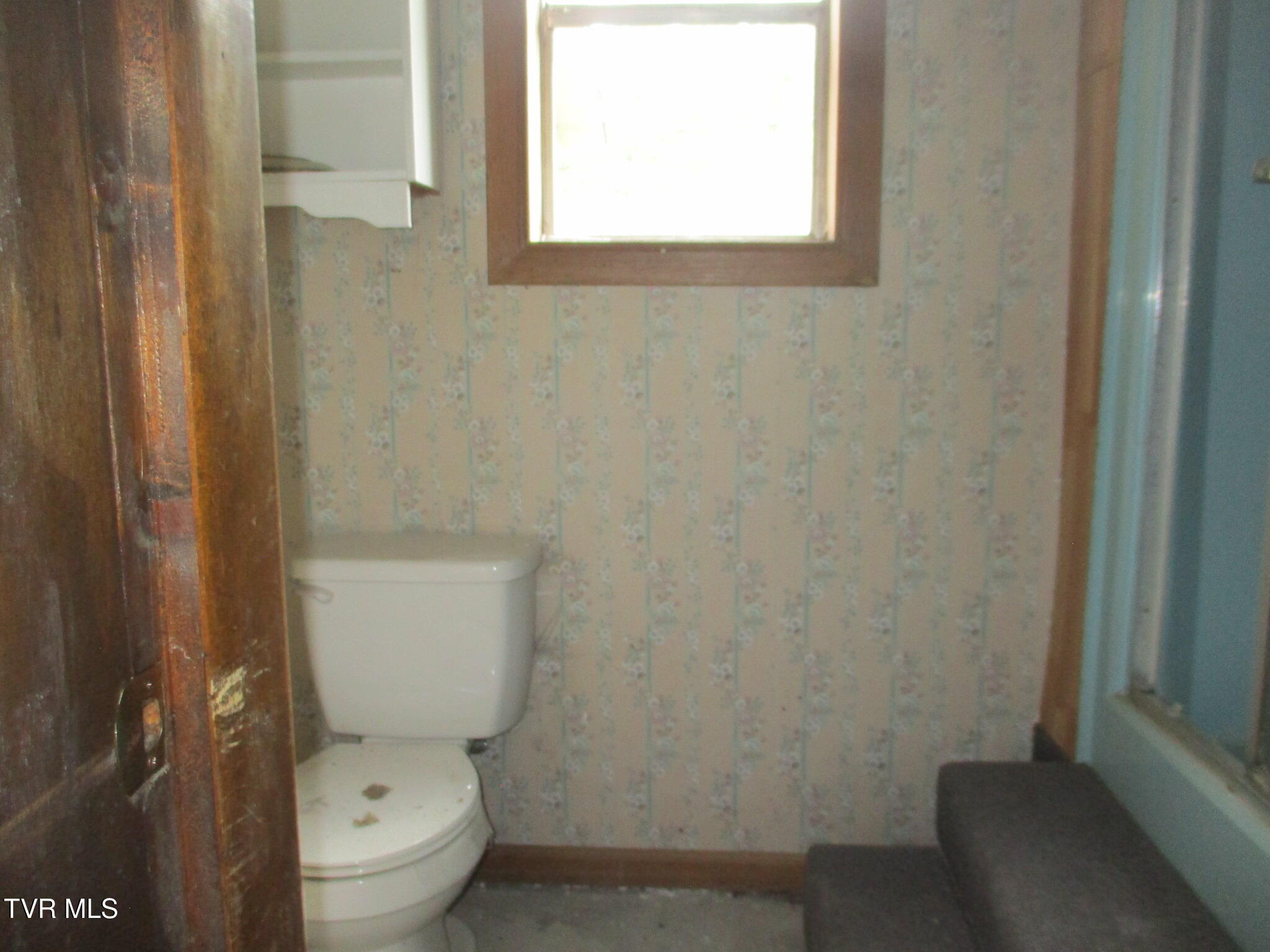 19374 Benhams Road Bristol, VA 24202 - Photo 9 of 23 IMG_9896