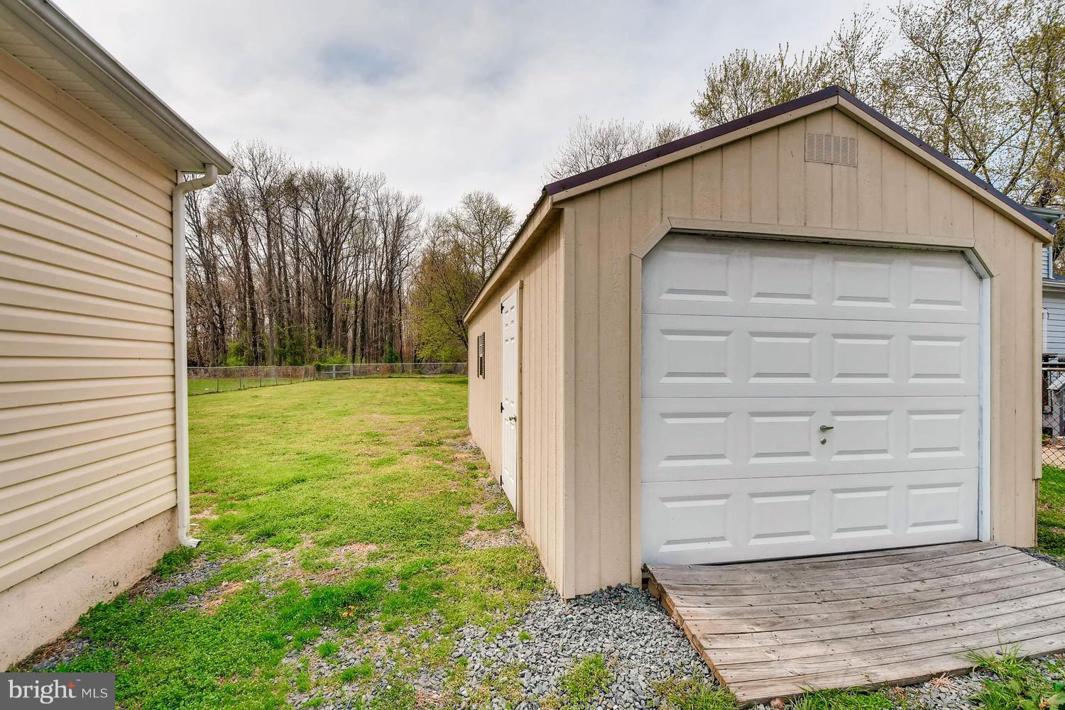 1468 Log Inn Road Annapolis, MD 21409 - Photo 20 of 28 a backyard of a house