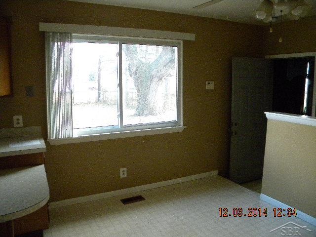 3717 Huntley Road Saginaw, MI 48601 - Photo 6 of 12 31223864-6.JPG