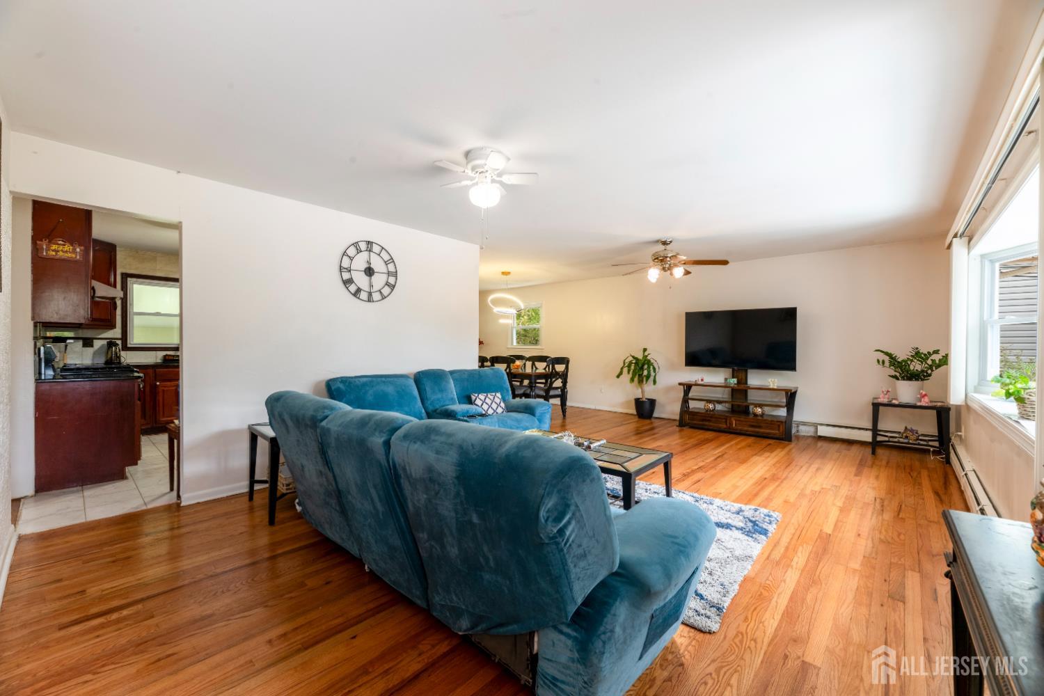 22 Foley Avenue Edison, NJ 08820 - Photo 4 of 41