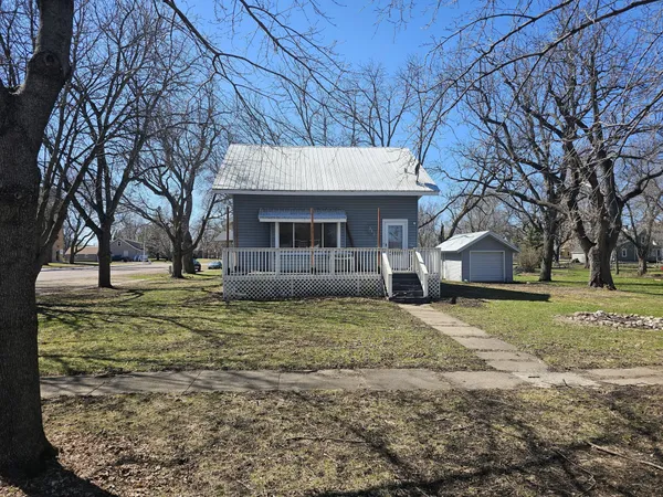 $85,000 | 212 South Center Street, Ceylon, MN 56121