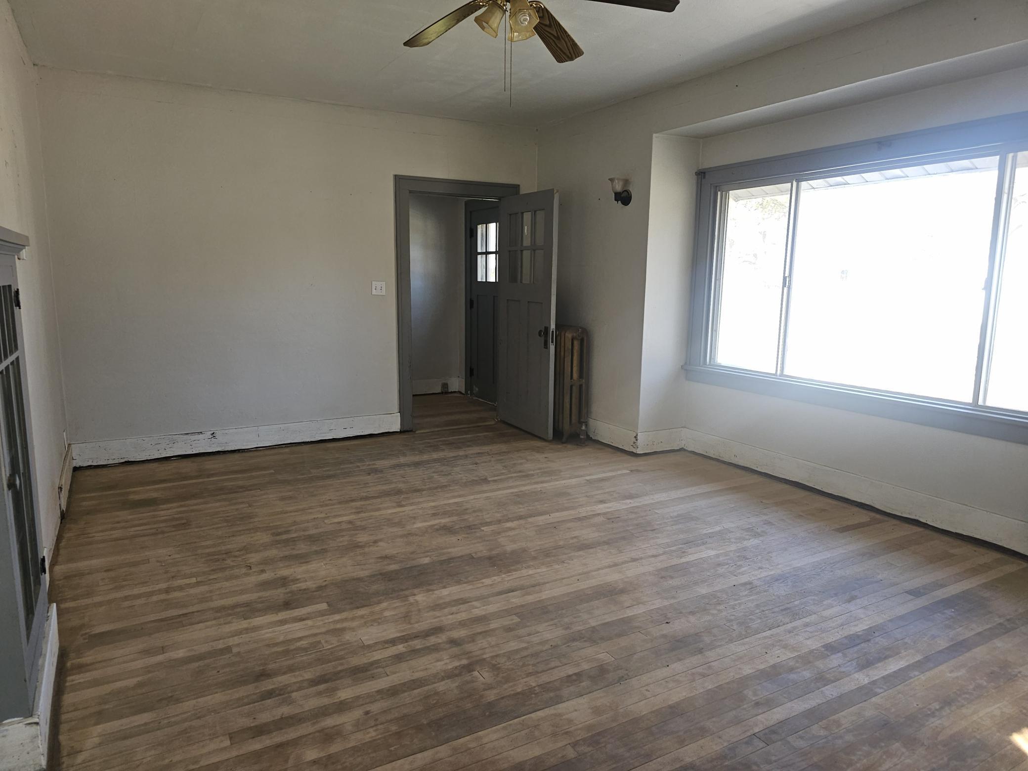 212 South Center Street Ceylon, MN 56121 - Photo 13 of 49