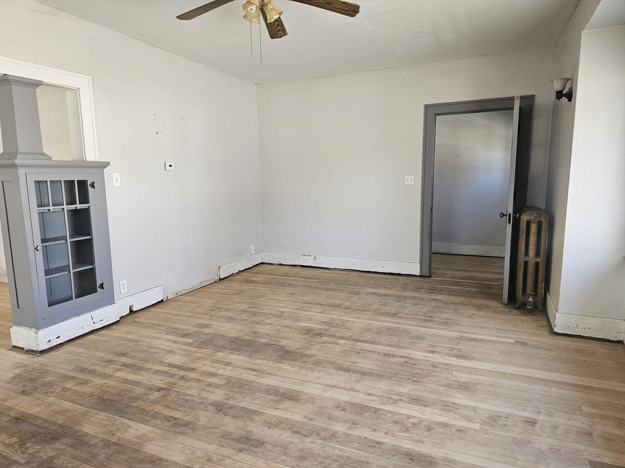 212 South Center Street Ceylon, MN 56121 - Photo 14 of 49