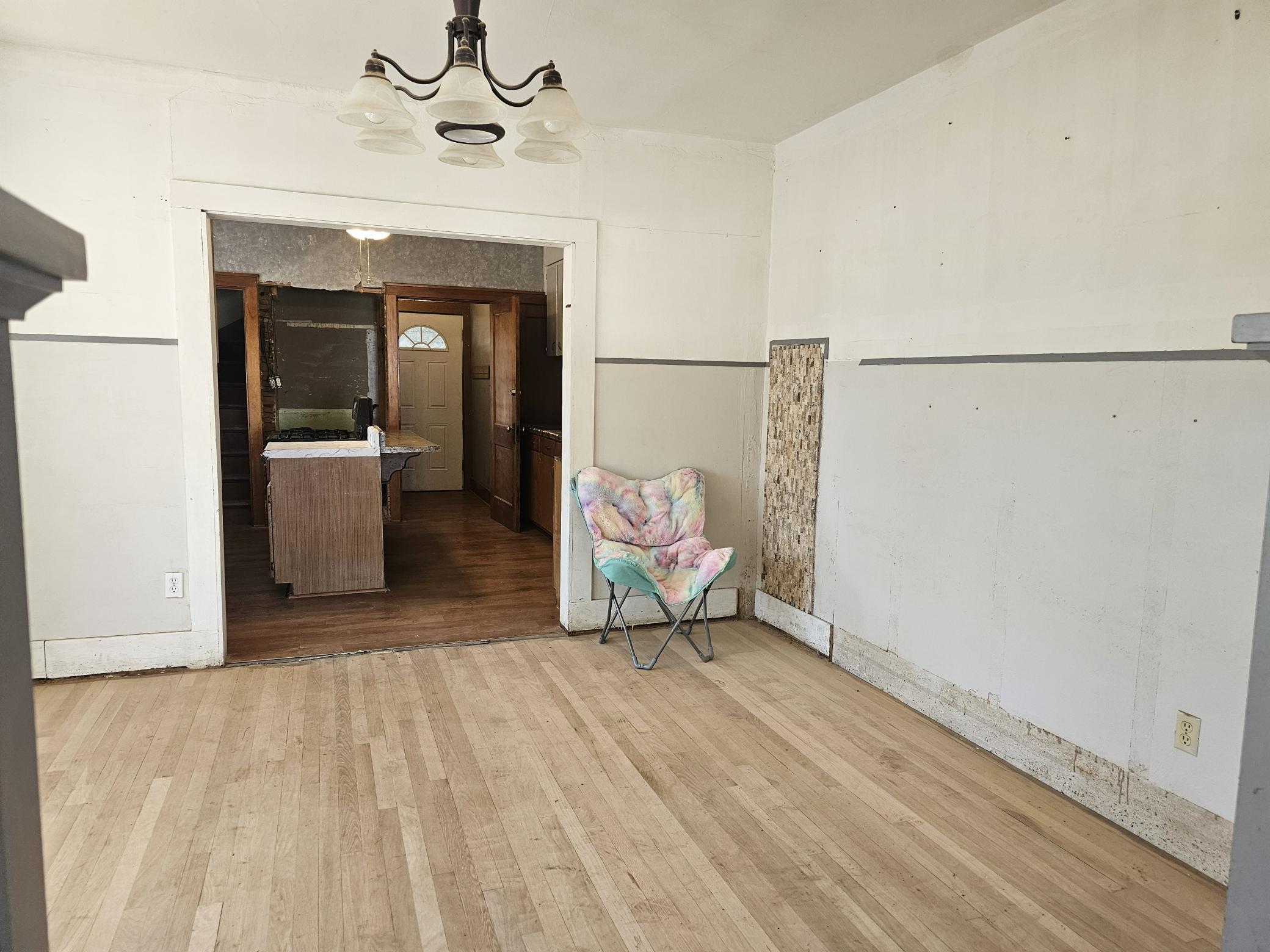 212 South Center Street Ceylon, MN 56121 - Photo 17 of 49