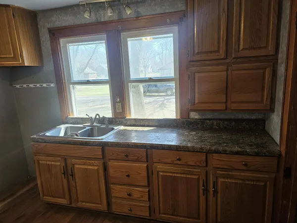 $85,000 | 212 South Center Street, Ceylon, MN 56121