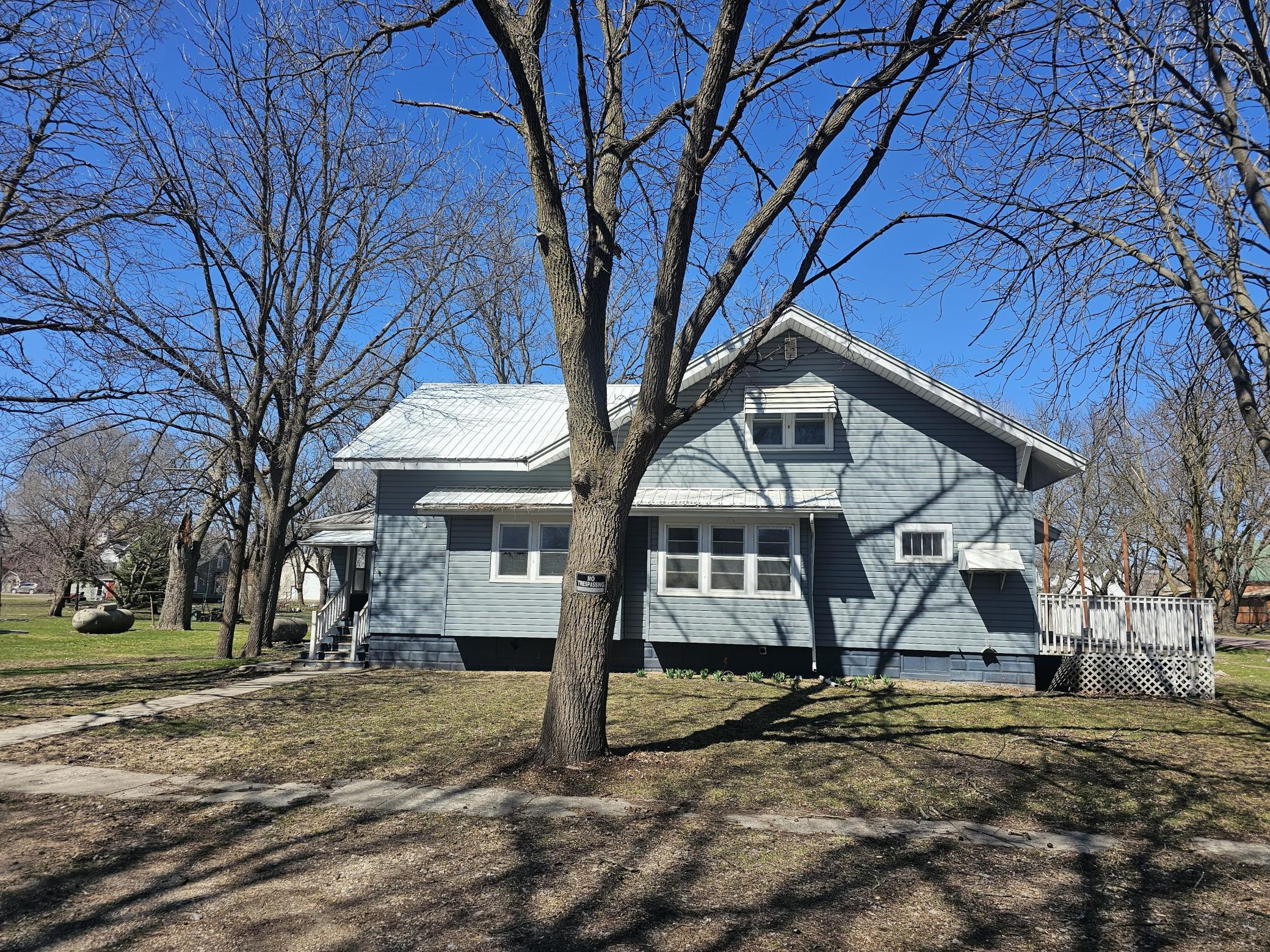 212 South Center Street Ceylon, MN 56121 - Photo 2 of 49